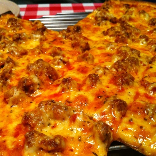 10/19/2011에 Holly L.님이 Aurelio&#39;s Pizza - Marietta에서 찍은 사진