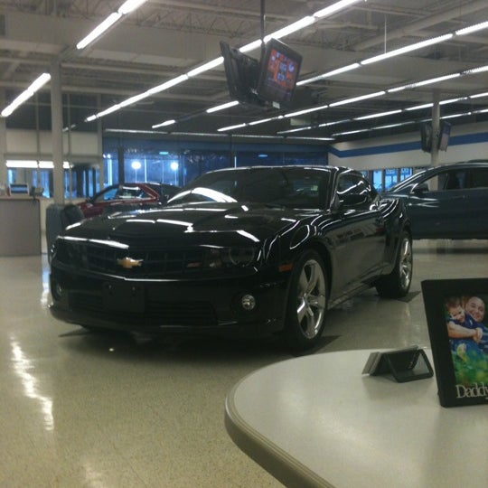 Lake Chevrolet Car Dealership in Milwaukee