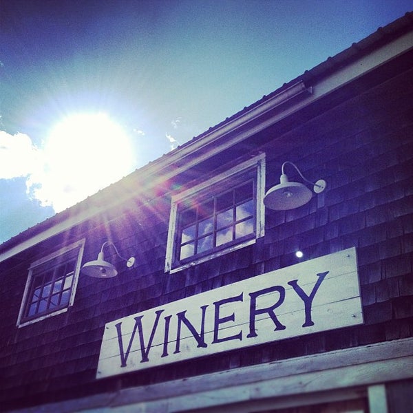 Foto tirada no(a) Sweetgrass Farm Winery &amp; Distillery por Ciera H. em 6/10/2012