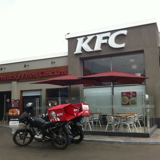 KFC - La Molina에서 패스트푸드 식당일 KFC