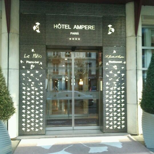 รูปภาพถ่ายที่ Hotel Ampère โดย lagrain เมื่อ 9/23/2011
