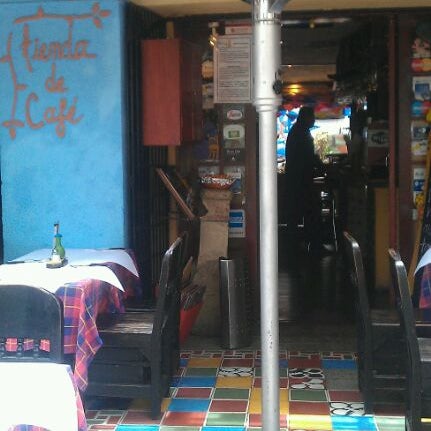 4/6/2012 tarihinde Rafael S.ziyaretçi tarafından Tienda de Café'de çekilen fotoğraf