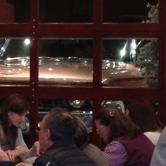 1/29/2012에 Dennis D.님이 Cadillac Cafe에서 찍은 사진