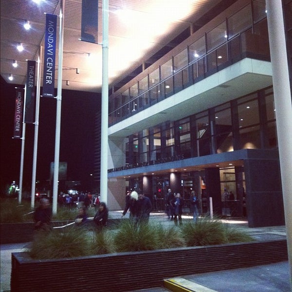 2/12/2012にGreg F.がMondavi Center For The Performing Artsで撮った写真