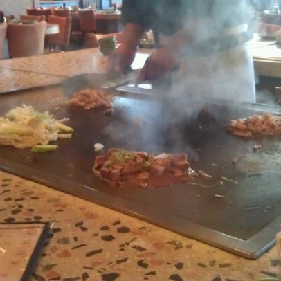Das Foto wurde bei Tokyohana Grill &amp; Sushi Bar von Nohariz Iris G. am 1/28/2012 aufgenommen