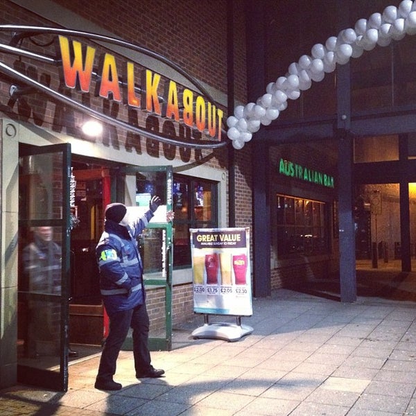 Foto diambil di Walkabout Inn oleh Richard G. pada 1/28/2012