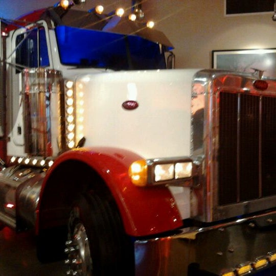 18 Wheeler Restaurant Restaurante americano