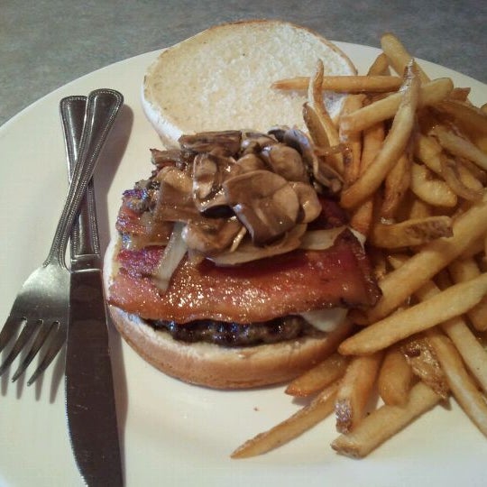 1/21/2012에 Michael S.님이 Tower Burger에서 찍은 사진