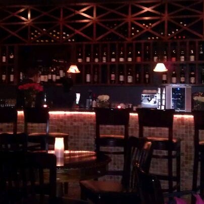 1/17/2012 tarihinde Gretchen L.ziyaretçi tarafından Sonoma Wine Bar &amp; Restaurant'de çekilen fotoğraf