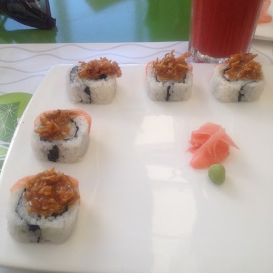 3/7/2012 tarihinde Anita P.ziyaretçi tarafından Banzai Sushi Asian Cuisine'de çekilen fotoğraf