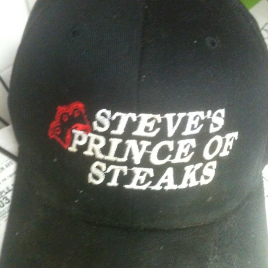 Снимок сделан в Steve&#39;s Prince of Steaks пользователем Dan M. 8/10/2011