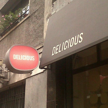 7/1/2012 tarihinde Sabrina R.ziyaretçi tarafından Delicious Café'de çekilen fotoğraf
