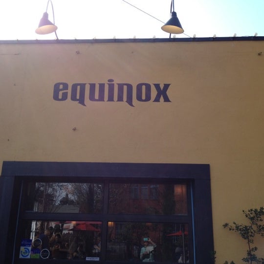 Foto scattata a Equinox Restaurant &amp; Bar da Hannah S. il 3/25/2012