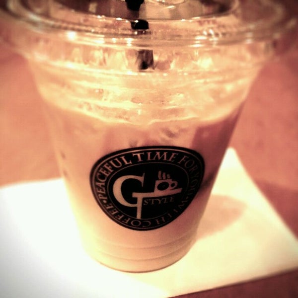 Снимок сделан в G-Style Cafe пользователем Keisuke k. 11/15/2011
