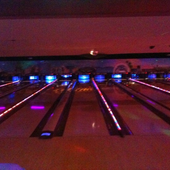 Photo taken at Pinz Bowling Center by Chad R. on 4/5/2011