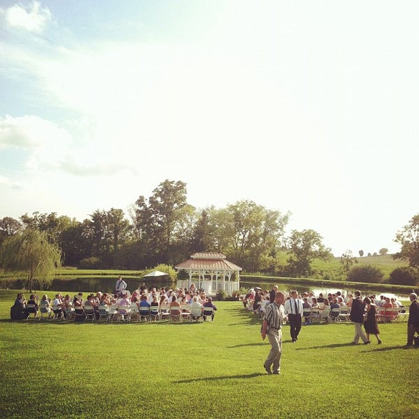 Twin Cedar Farm Event Space in Rockford
