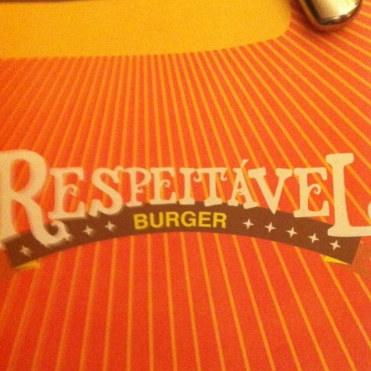 Photo taken at Respeitável Burger by Anderson S. on 4/21/2012