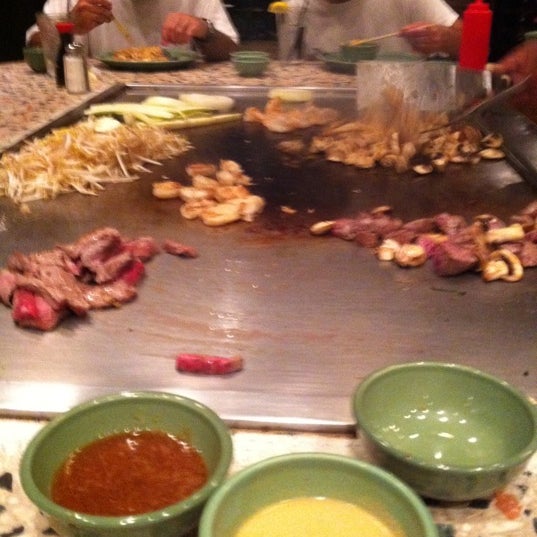 Photo taken at Tokyohana Grill &amp; Sushi Bar by Maike G. on 4/8/2011