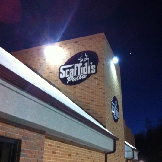 Photo taken at Scaffidi&#39;s Restaurant &amp; Tavern by Rob Y. on 2/9/2012