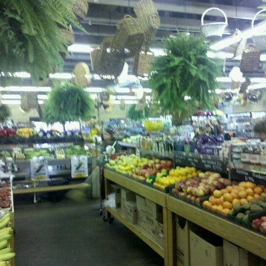 Paul's Fruit Market East Louisville 6 tips