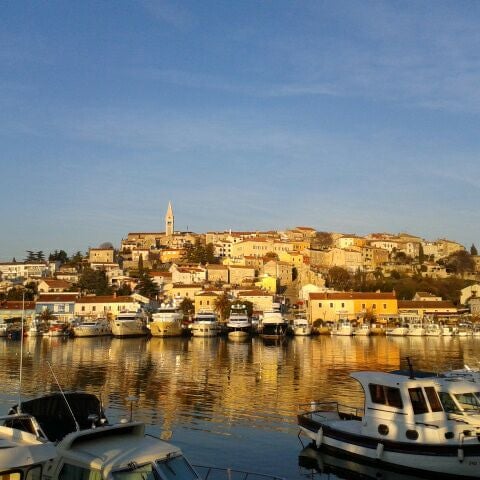 Колизей в хорватии. Отель в венеции вид из окна. Хорватия истрия пула. Пик гранд канал. Словения пула.