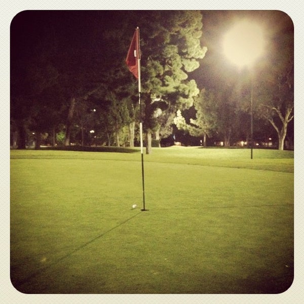 Снимок сделан в Heartwell Golf Course пользователем Jerald G. 4/17/2012