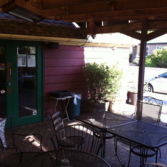 The Coffee Cottage 808 E Hancock St