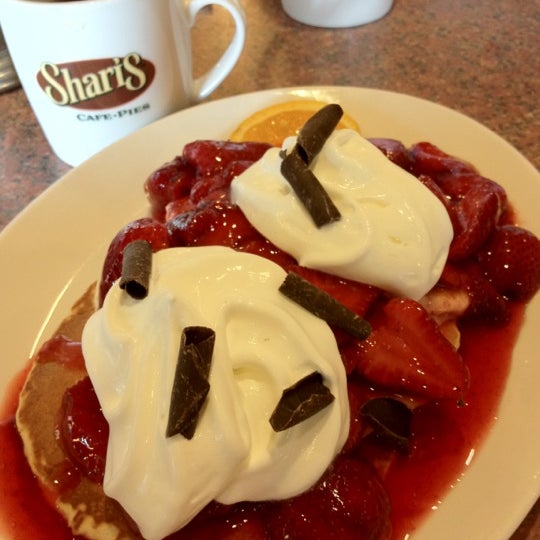 Photo taken at Shari&#39;s Cafe and Pies by Craig M. on 6/24/2012