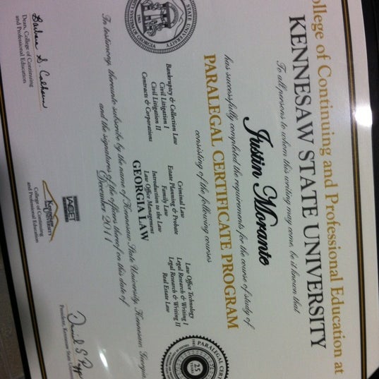 Foto tirada no(a) College of Continuing and Professional Education at KSU por Justin M. em 12/14/2011