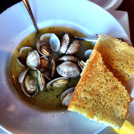 Bay Street Bar and Grill American Restaurant in Florence