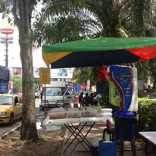 Gerai Tepi Jalan Food Truck In Kuala Lumpur