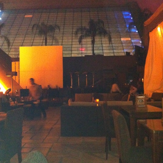 4/20/2012 tarihinde Ahmad A.ziyaretçi tarafından Aroma Lounge'de çekilen fotoğraf