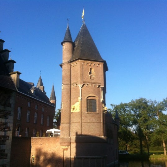 Photo taken at Kasteel Heeswijk by Bart B. on 9/1/2012