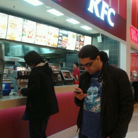 4/27/2012 tarihinde Игорь Д.ziyaretçi tarafından KFC'de çekilen fotoğraf