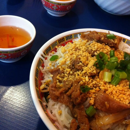 Foto scattata a Vietnamese Express Cafe da Heidi H. il 6/11/2012
