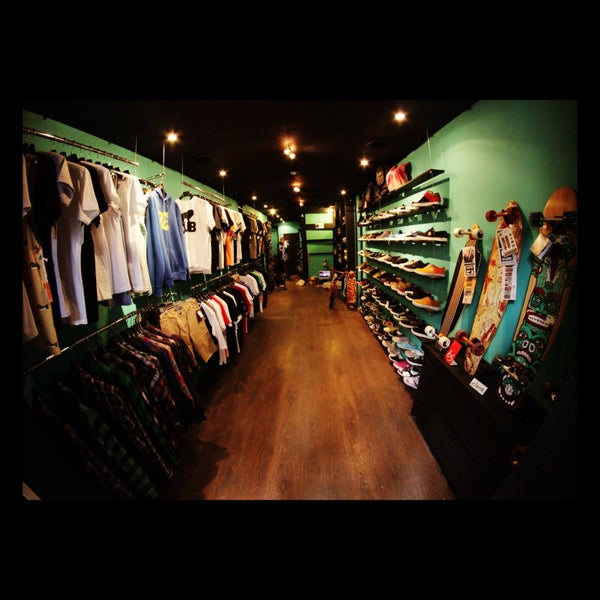 Photo taken at Simple Boardshop by Dmitriy S. on 6/19/2012