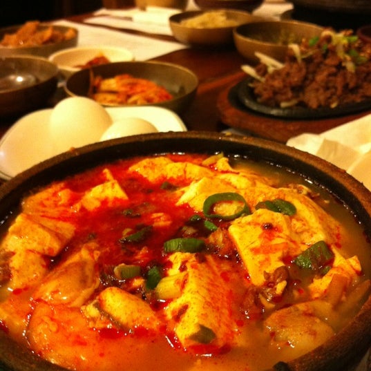 Foto scattata a Jang Guem Tofu and BBQ House da Sang L. il 5/27/2012