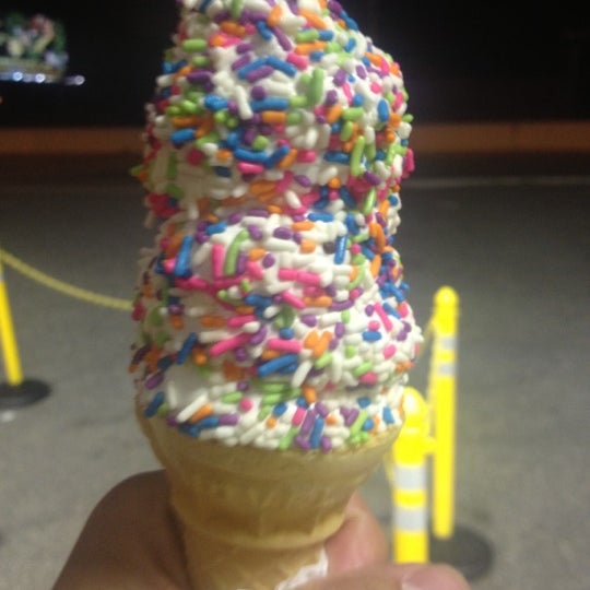 Снимок сделан в Curly&#39;s Ice Cream &amp; Frozen Yogurt пользователем Mark P. 6/20/2012