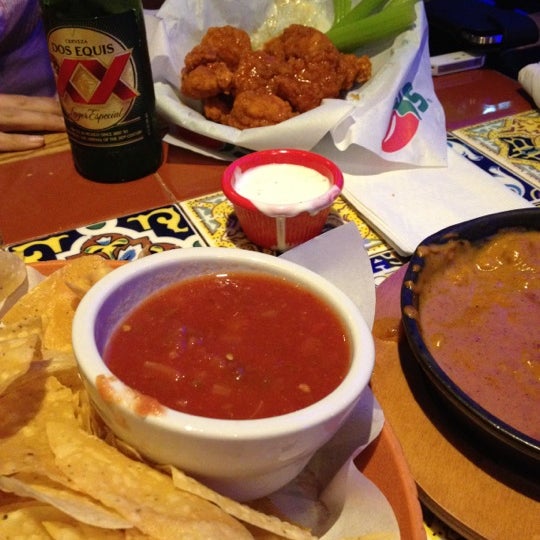 Photo taken at Chili&#39;s Grill &amp; Bar by Mel G. on 4/13/2012