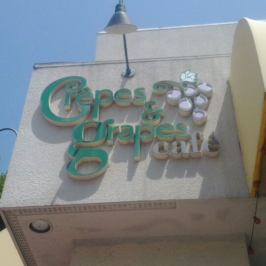 5/6/2012にMarrio L.がCrêpes &amp; Grapes Caféで撮った写真