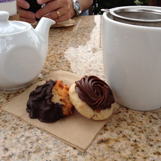 6/17/2012にKathy K.がPeet&#39;s Coffee &amp; Teaで撮った写真