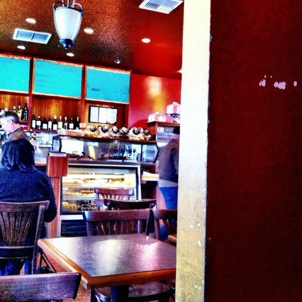 รูปภาพถ่ายที่ Caffe Trieste โดย Evangeline B. เมื่อ 2/17/2012