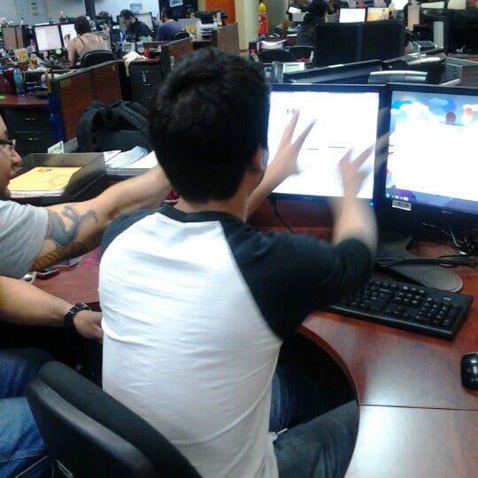 Офис конструкторского бюро. Технический департамент. Технология машиностроения специальность. Инженер механик. Архитектор компьютер.