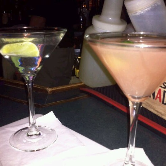 3/31/2012에 Jenny R.님이 fiVe Martini Bar에서 찍은 사진
