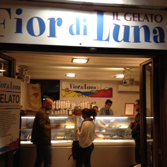 Photos at Fior di Luna Gelateria Trastevere Via della Lungaretta, 96