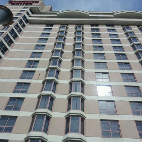 Photo prise au Hilton Kansas City Country Club Plaza par rosisella v. le7/5/2012