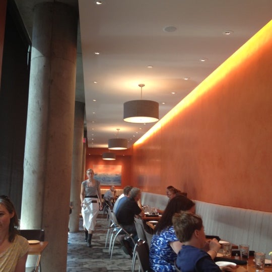 9/2/2012 tarihinde Devereau C.ziyaretçi tarafından Spoonriver Restaurant'de çekilen fotoğraf