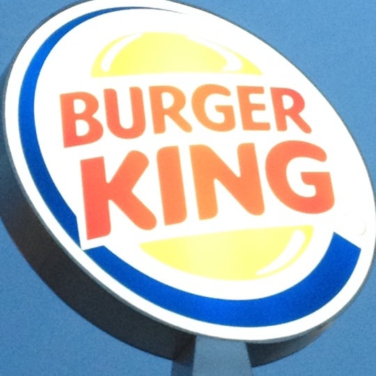 Photo taken at Burger King by Erick B. on 5/21/2012