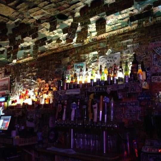 4/14/2012にDon P.がCuzzy&#39;s Grill &amp; Barで撮った写真