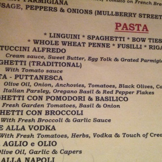 Снимок сделан в Napoli Pizza &amp; Pasta пользователем Patrick H. 9/5/2012
